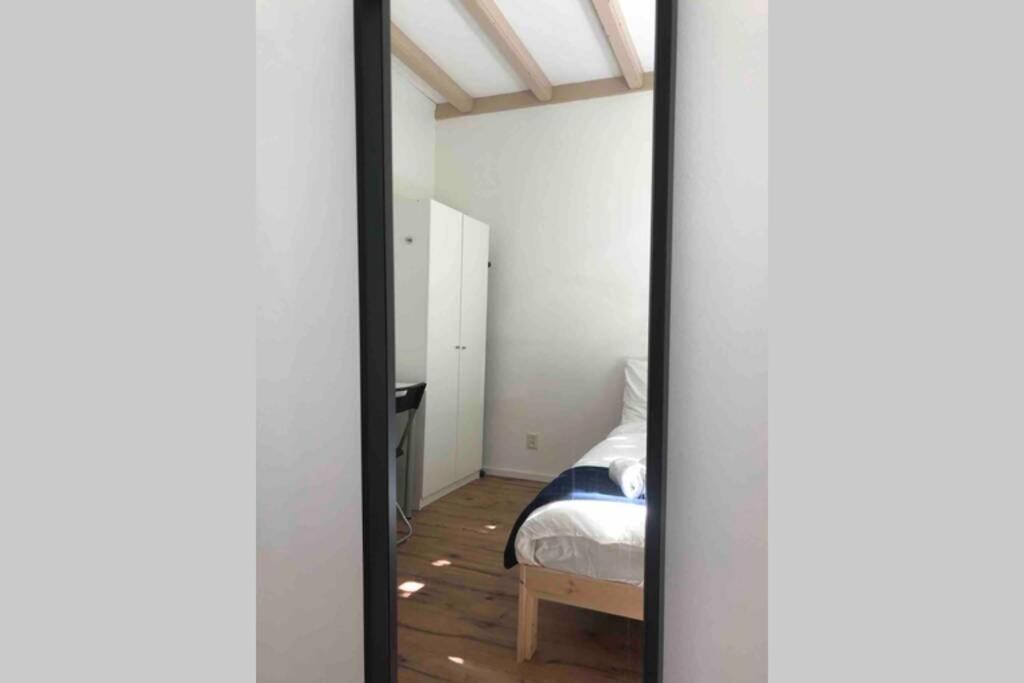 New Cozy Room With Private Bathroom Delft City P-Room 1 Exterior photo